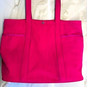 Lululemon Multi Pocket Tote-sold out color